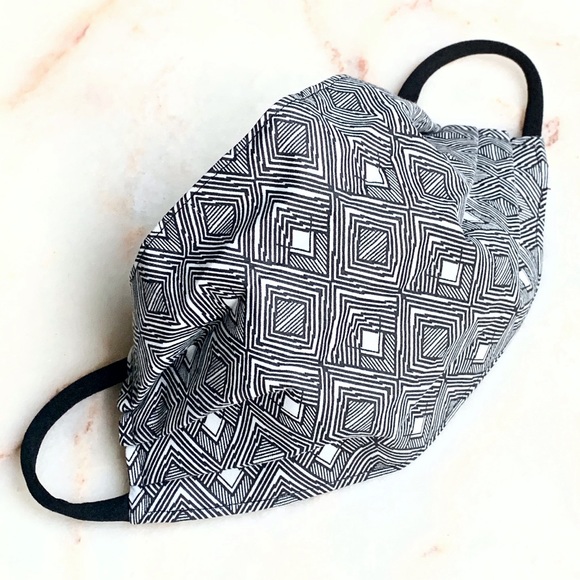 ADULT CLOTH FACE MASK_BLACK/WHITE GEOMETRIC - Picture 7 of 10